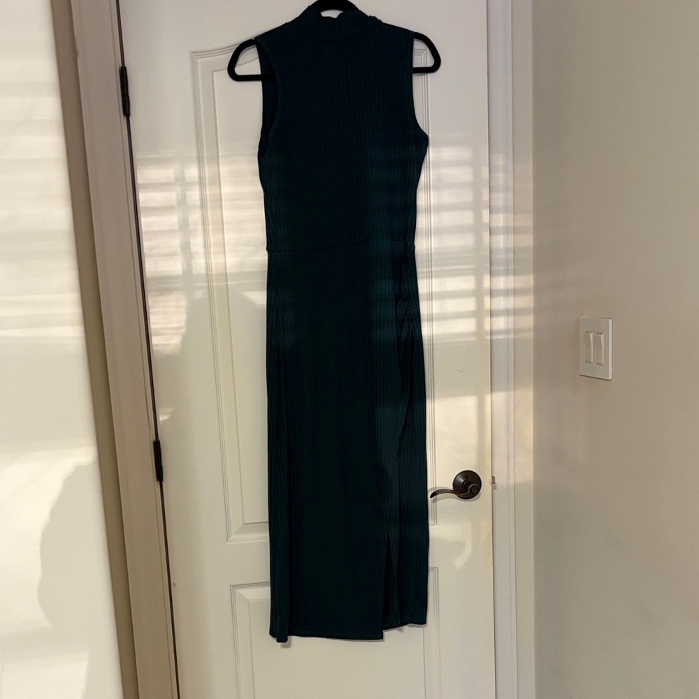 Sleeveless Knit Green Mock-Neck Dress
